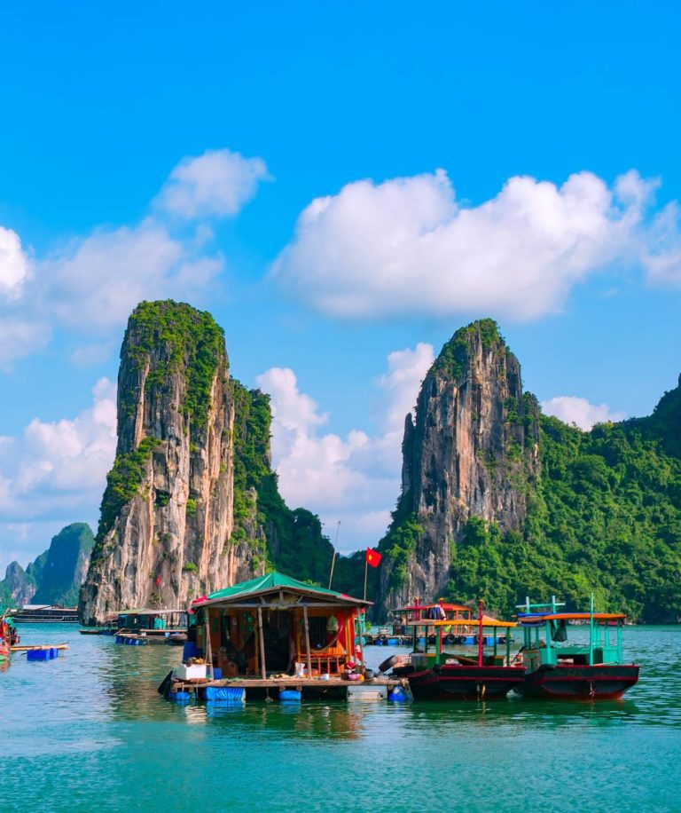 Une des Sept Merveilles du Monde : la Baie d’Ha Long