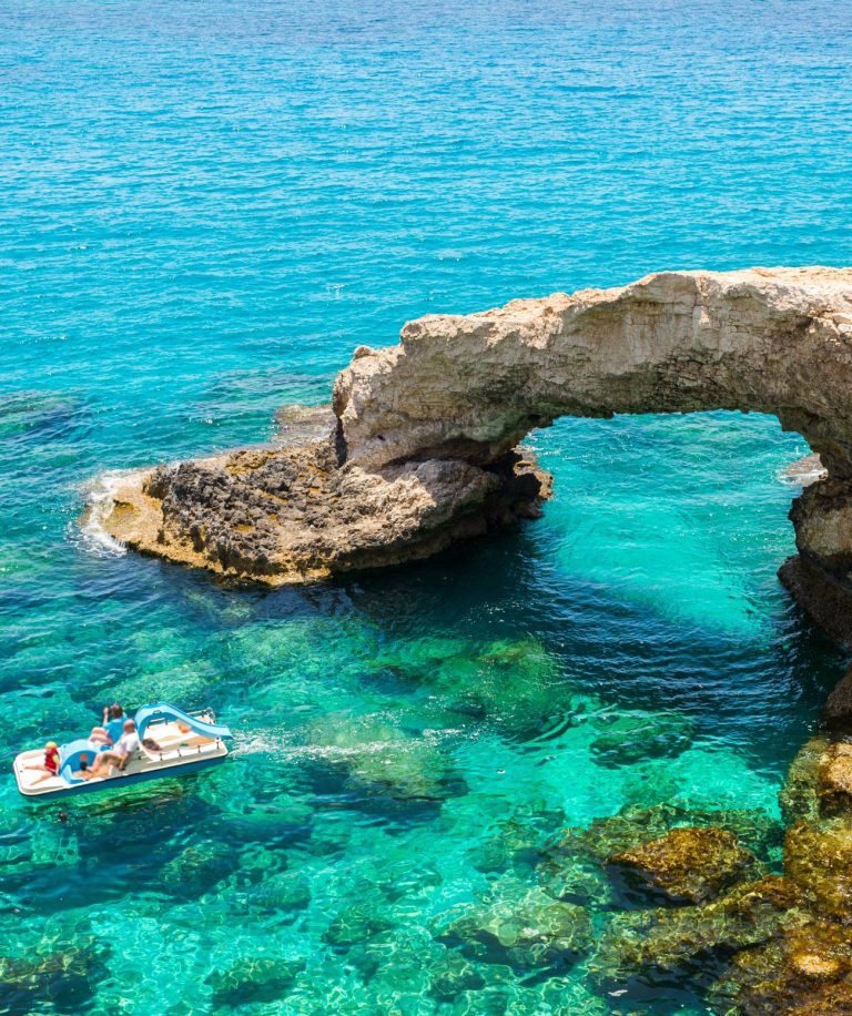 Plage de galets en couple