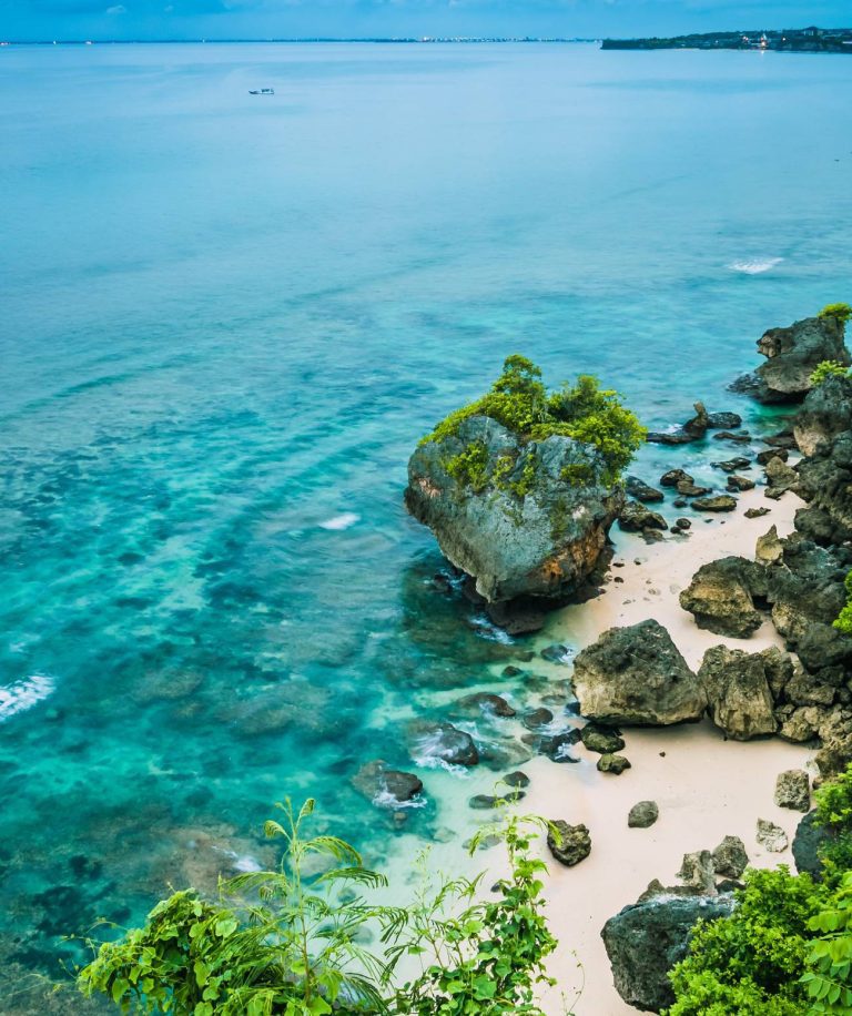 Vacances au soleil sur les belles plages de Bali
