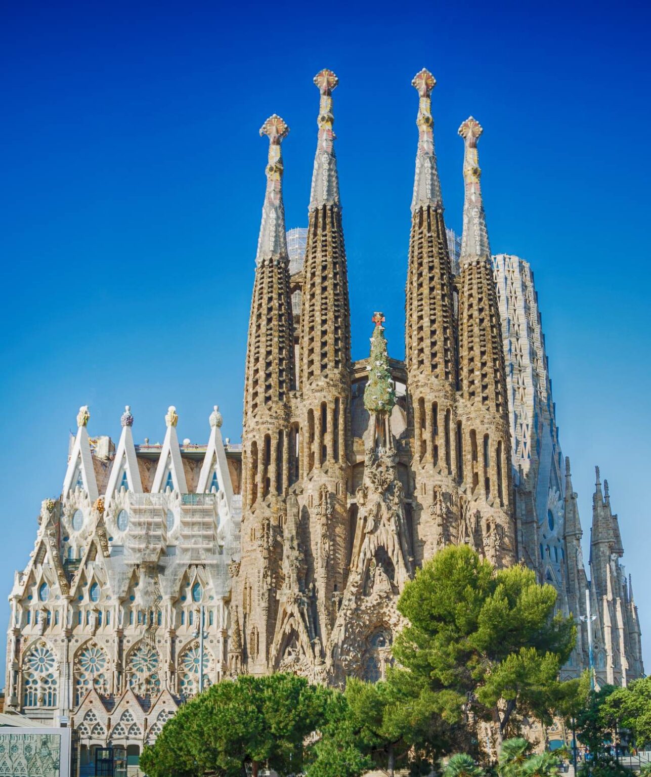 Illustration de Les incontournables pour un week-end à Barcelone réussi