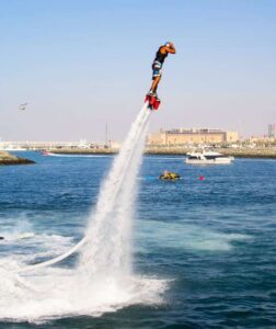 Illustration de Dubai : Les sports nautiques extrêmes à essayer