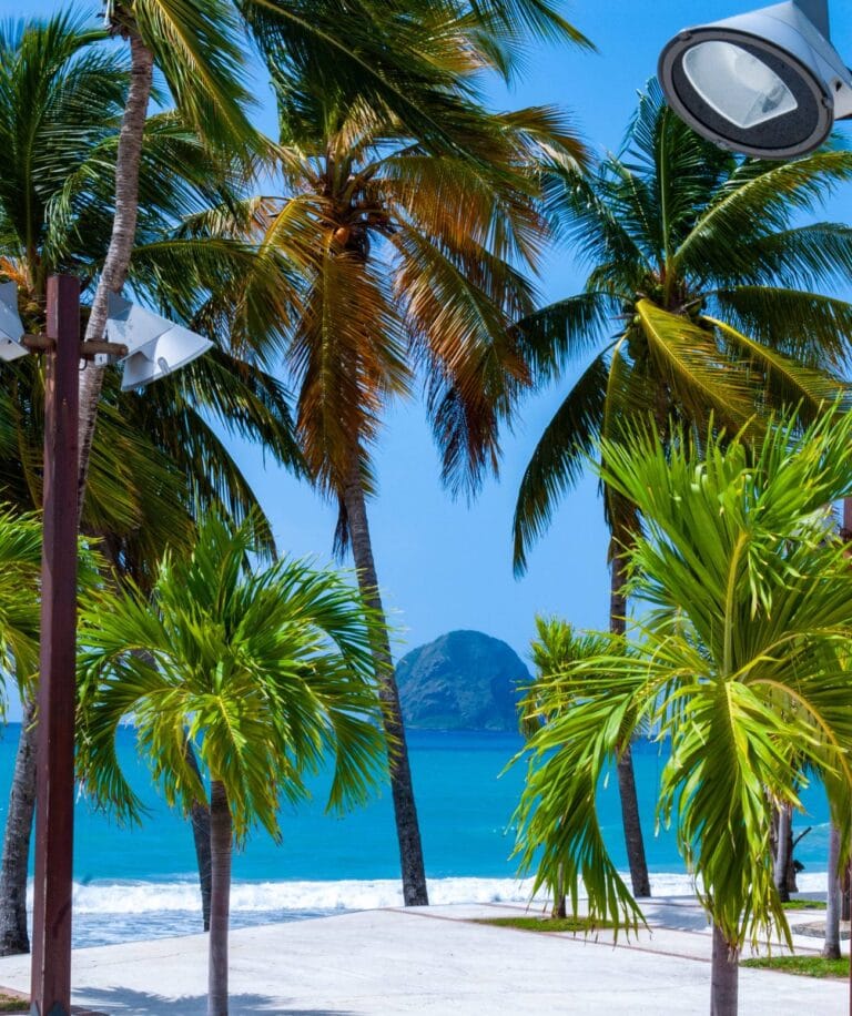 Illustration de Visiter la Martinique, pour un  voyage entre culture et détente