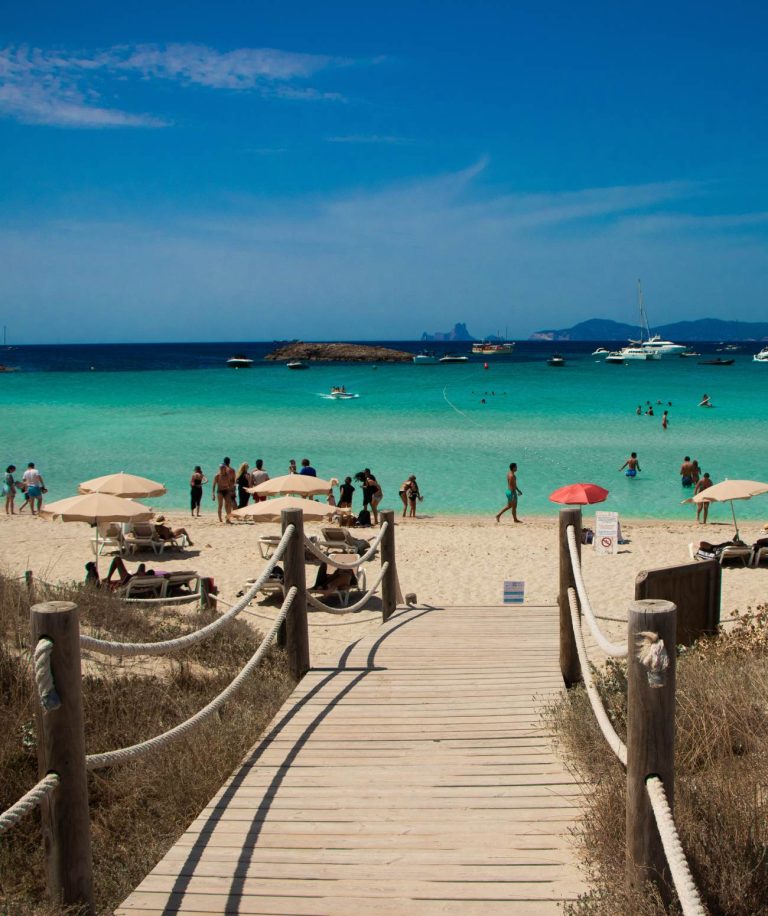 Ibiza, la fête dans un décor de rêve !