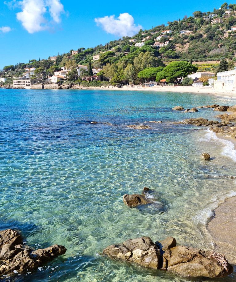 Illustration de Séjour détente sur les plages de la Côte d’Azur