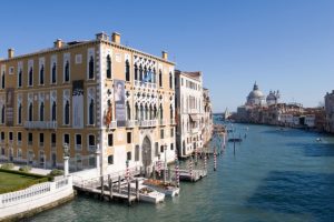 Venise palais sur le canal