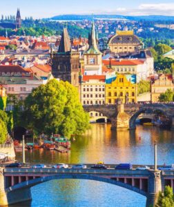 Illustration de Découvrez Prague, la ville aux mille tours