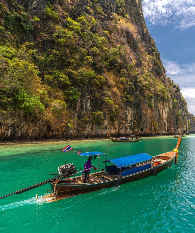 phi phi island and maya beach the most best travel point in Krabi