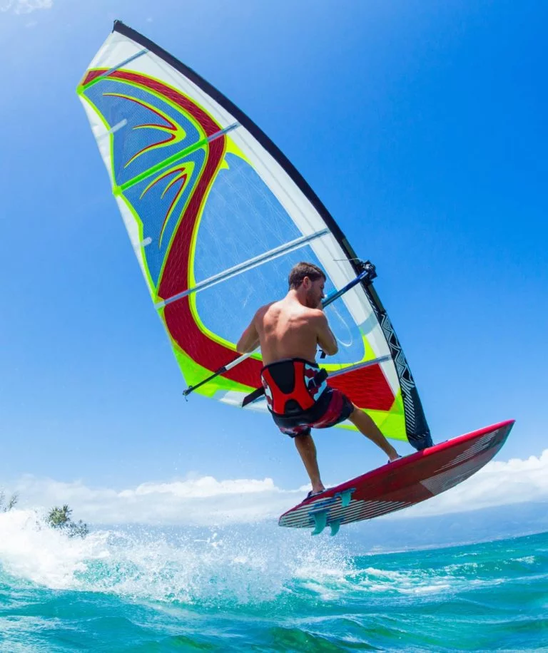 Comment transporter son materiel de planche à voile en avion ?