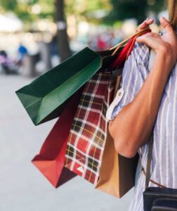 Illustration de Voyage de shopping de luxe : Les destinations idéales pour les accrocs du shopping