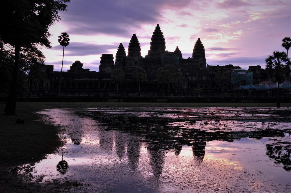 Angkor Watt temple du Cambodge, ciel rose