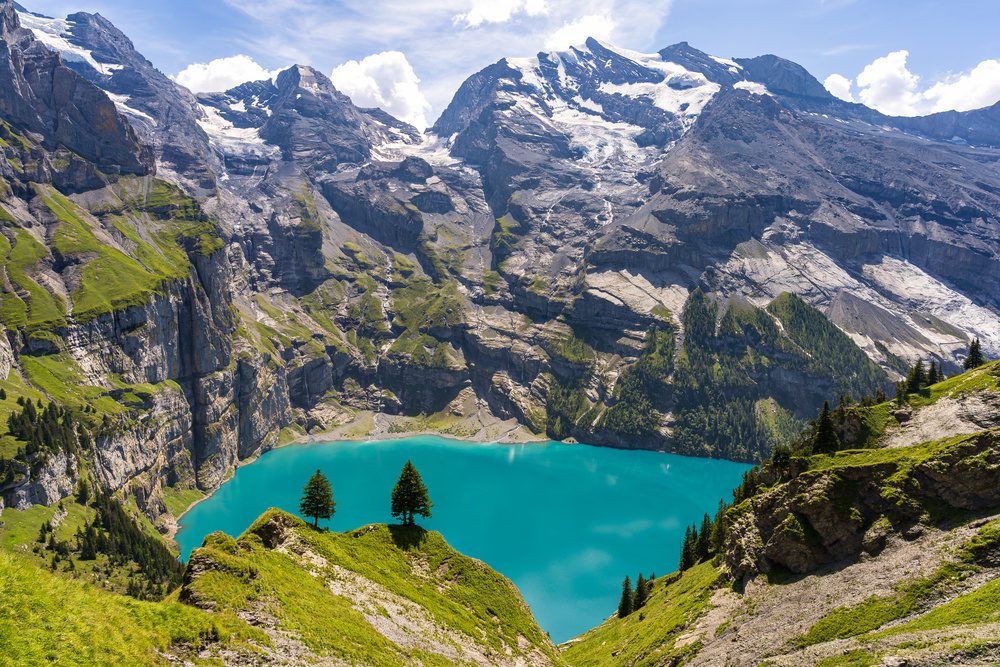 Quand partir au lac d’Oeschinen pour profiter des plus beaux paysages 5 Magnifique lac d'Oeschinen, Suisse