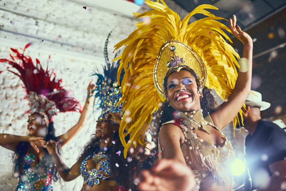 danseuse de samba au Brésil