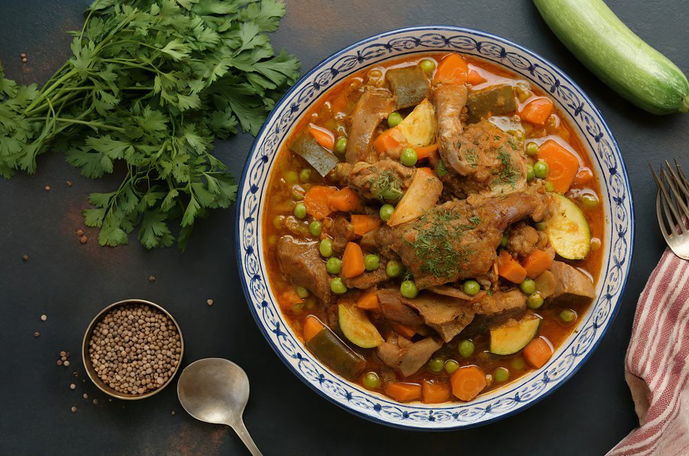 Voyage culinaire en Algérie : les plats à goûter absolument 5 Tajine de poulet algérien