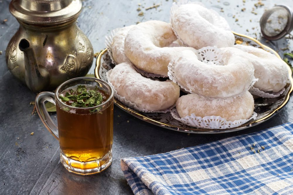 Voyage culinaire en Algérie : les plats à goûter absolument 8 Thé à la menthe, Algérie
