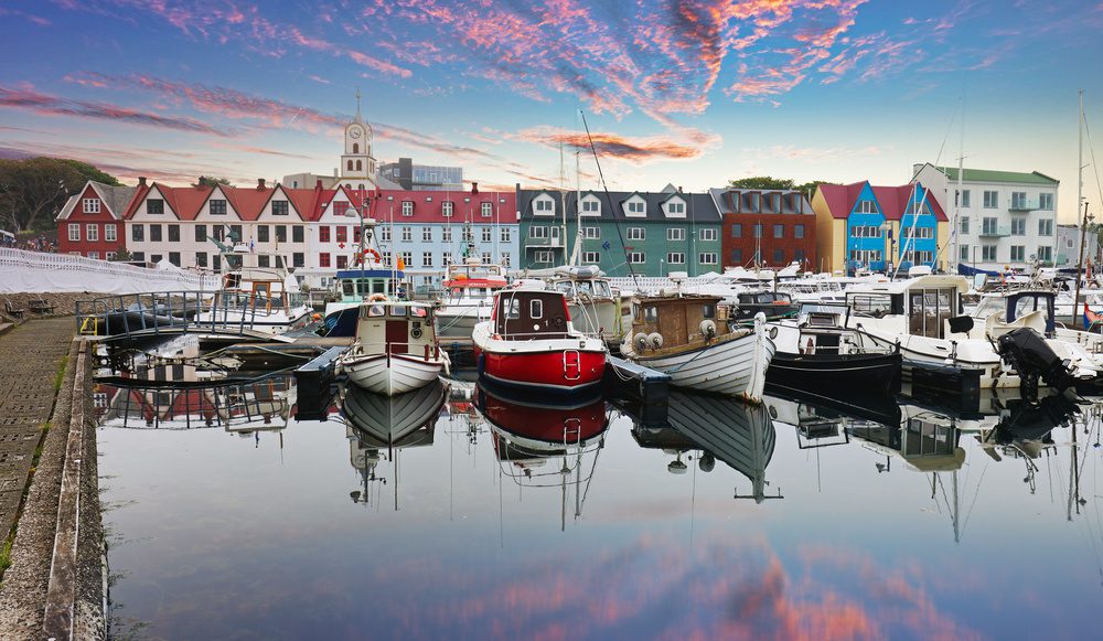 Vue sur le port de la ville Tórshavn