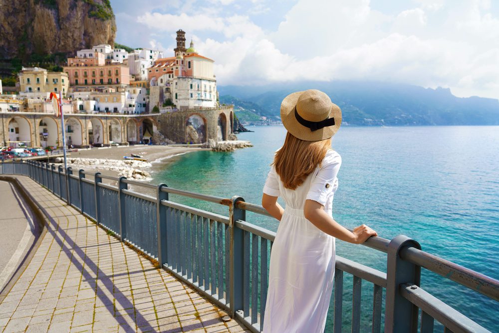 Itinéraire idéal pour découvrir la côte Amalfitaine 3 Port Amalfi, vue sur la mer, Italie