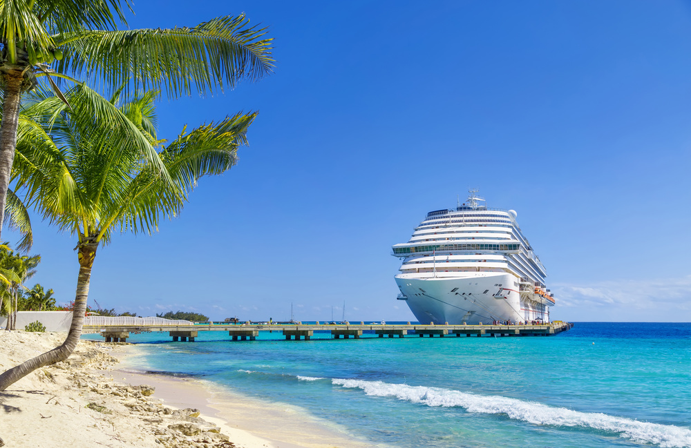 Quelles destinations sont recommandées pour des croisières dernière minute ? 2 Croisière arrivée sur une île paradisiaque
