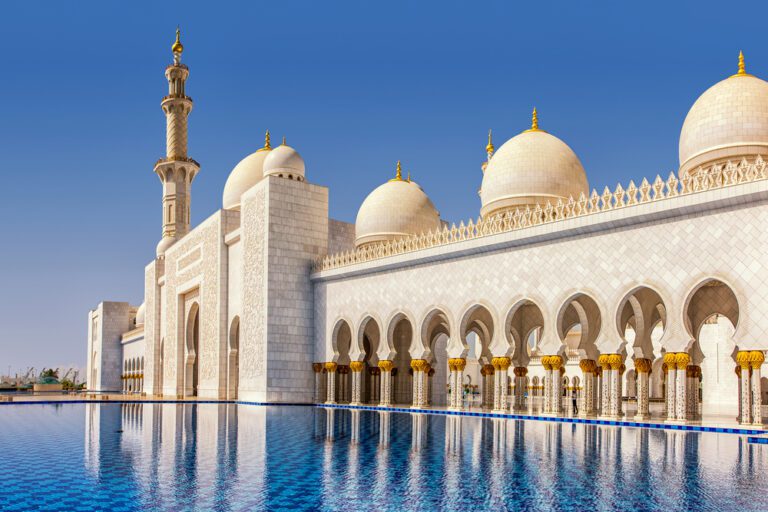 Découvrir Abu Dhabi : culture, luxe et immersion dans le désert