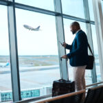 Illustration de Les offres de voyage dernière minute sont-elles généralement moins chères que les réservations anticipées ?