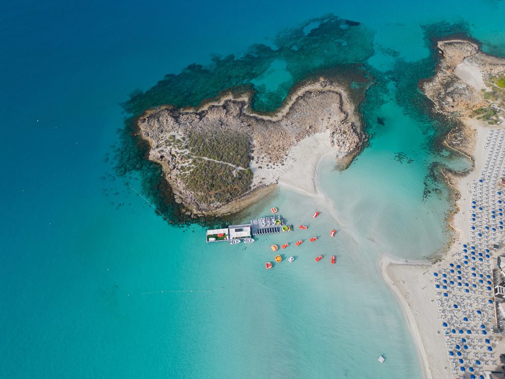 Vue sur la plage Nissi Beach, Chypre