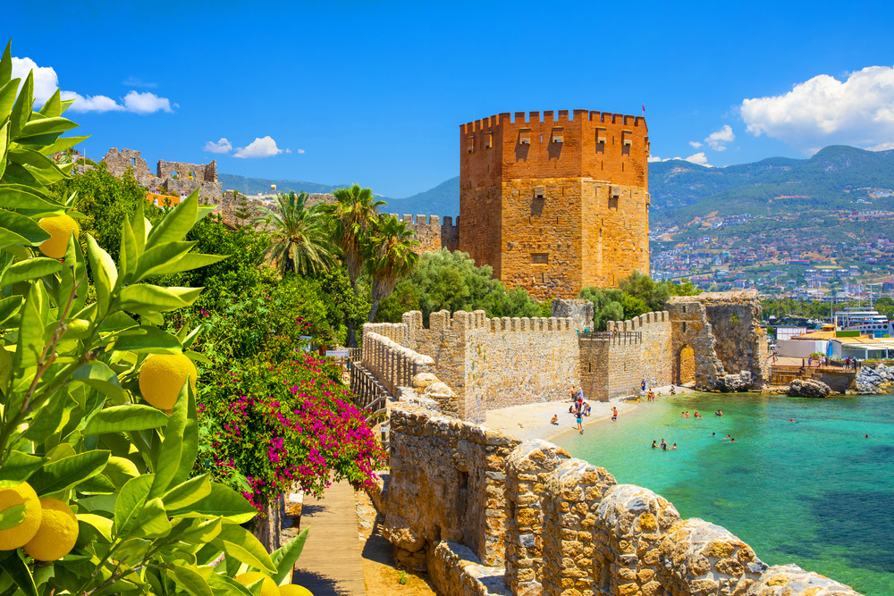 Quand partir à Antalya ? Le guide pratique pour profiter du climat idéal toute l’année 4 La mer à Antalya en Turquie